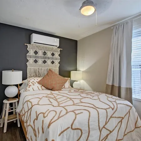 18Th Street C Villa